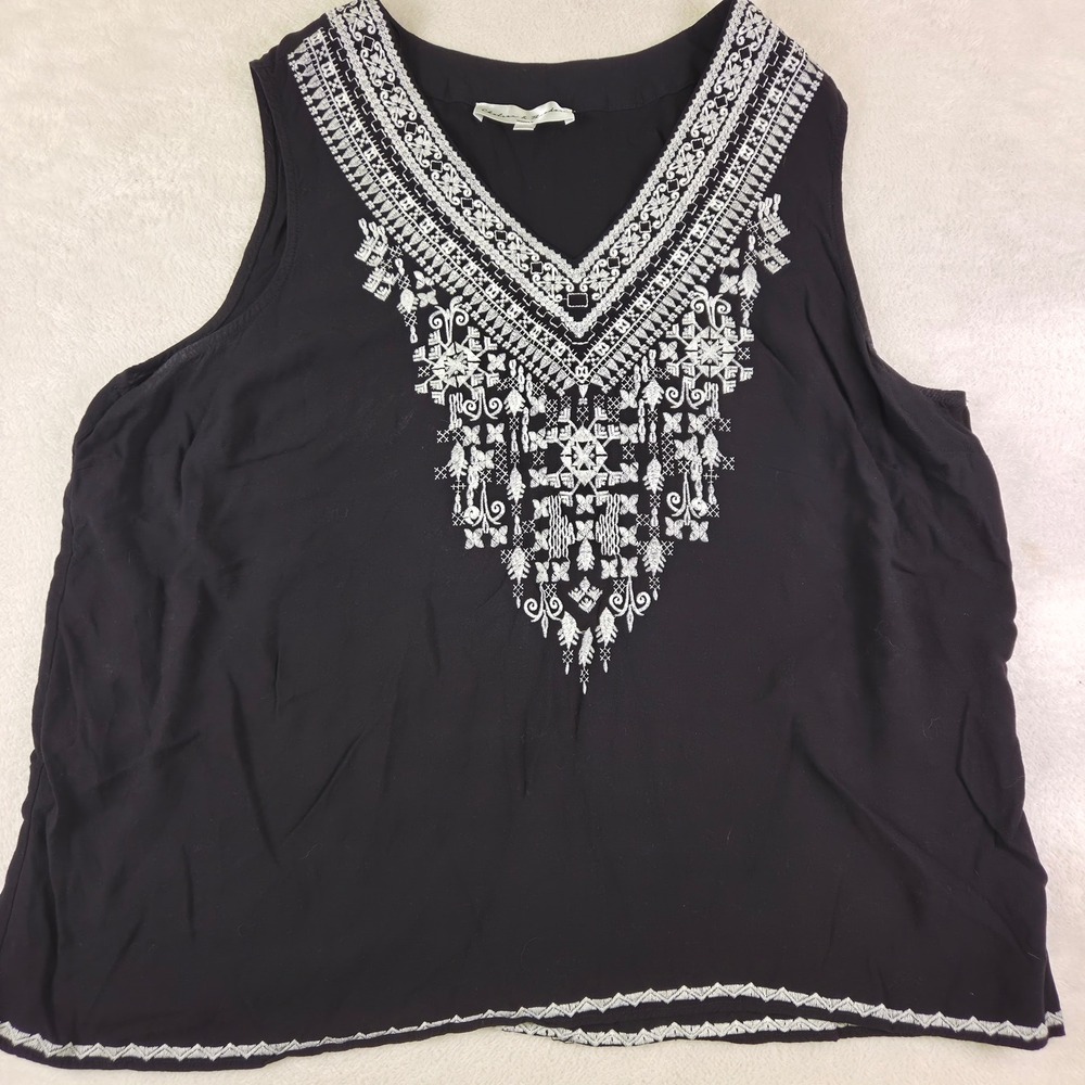 Chelsea & Theodore Woman Black Embroidered Sleeveless V-Neck Blouse 2X TTG 3237